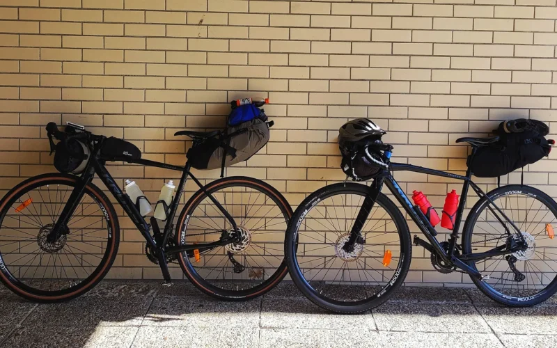 Co zabrać na wyprawę rowerową? Gotowa lista rzeczy na bikepacking