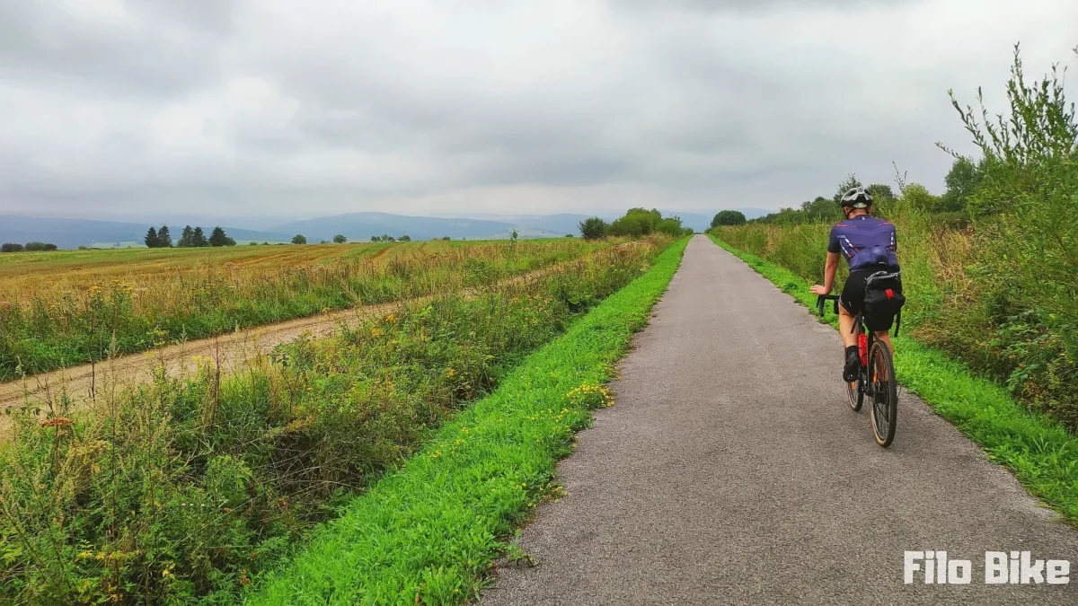 Ścieżka rowerowa na Słowacji przy granicy z Polską w ramach Szlaku Wokół Tatr